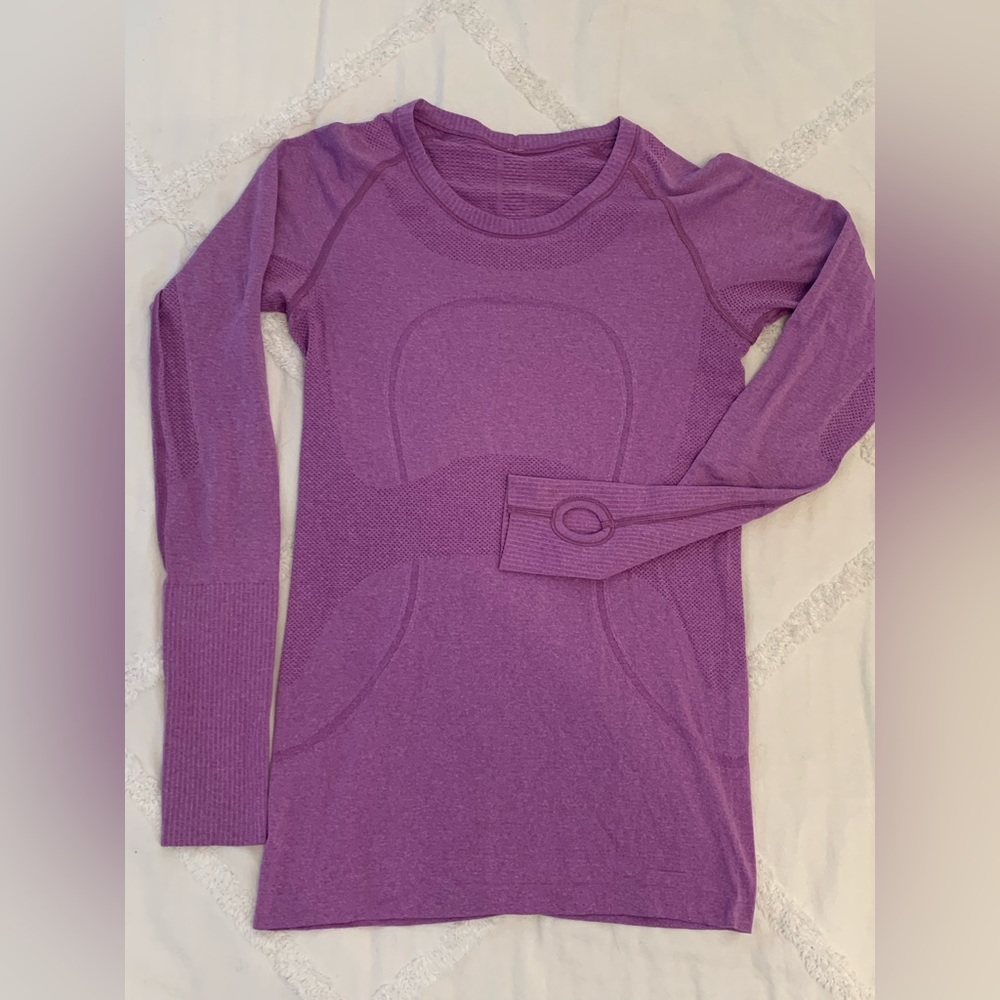 Lululemon Athletica Swiftly Tech 2.0 Long Sleeve Tee, barely used, lavender